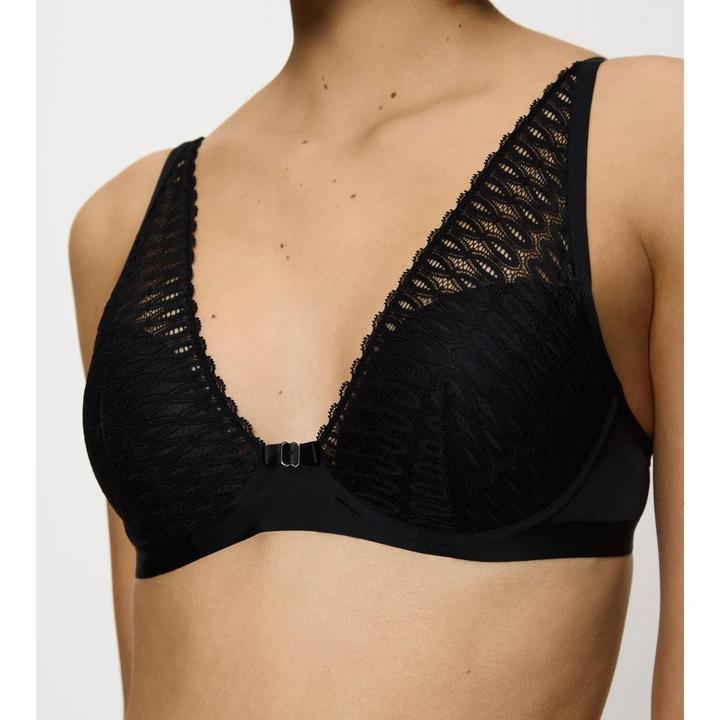 Actual product image Triumph Aura Spotlight underwired bra (Single pack, 70 B)