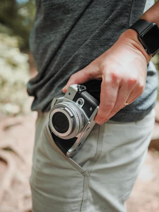 Actual product image Olympus OM-D E-M10 Mark IV (14 - 42 mm, 20 Mpx, Micro Four Thirds)