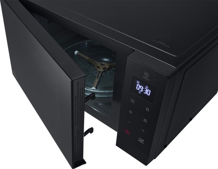 Actual product image LG MS2032GAS Microwave