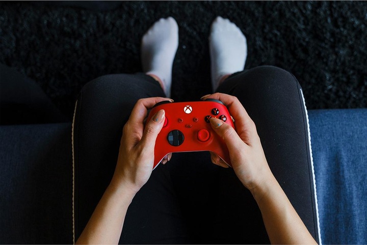Immagine prodotto Microsoft Xbox Wireless Controller - Pulse Red (Xbox One S, Xbox Serie S, PC, Xbox One X, Xbox Series X)