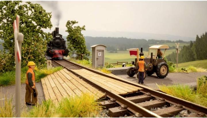 Actual product image Noch H0 Laser Cut Deco Set Right and Left of the Tracks