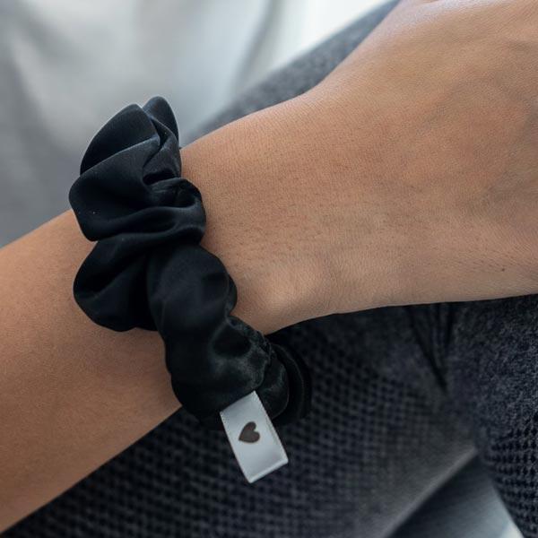 Actual product image Bellody Original silk scrunchies (Hair tie)
