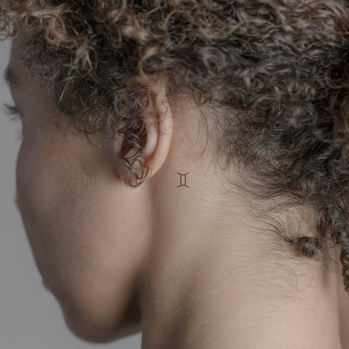 Produktbild minink Temporäres Tattoo – Sternzeichen Wassermann minimalistisch