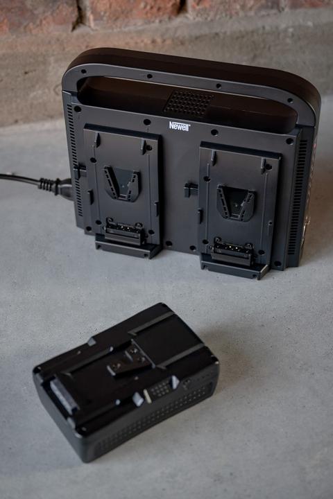 Actual product image Newell Four-channel charger BP-4CH for V-Mount batteries (Camera battery charger)