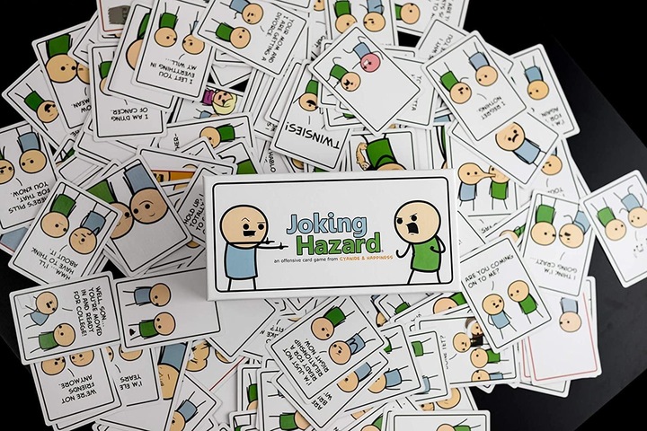 Actual product image Spilbraet Joking Hazard (English, German, French, Spanish)