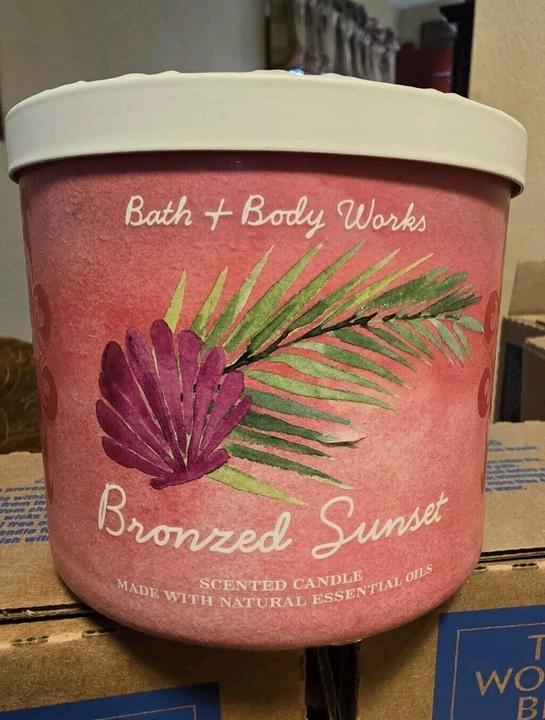 Produktbild Victoria's Secret Velvet Petals Cashmere Body Lotion 236ml (Körperlotion, 236 ml)