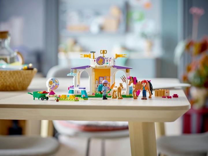 Produktbild LEGO Reitschule (41746, LEGO Friends)
