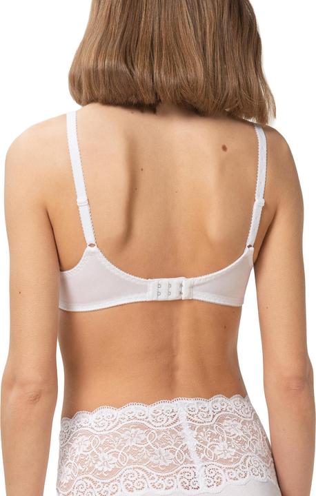 Actual product image Triumph Amourette 300 underwired bra (95 B, pack of 2)
