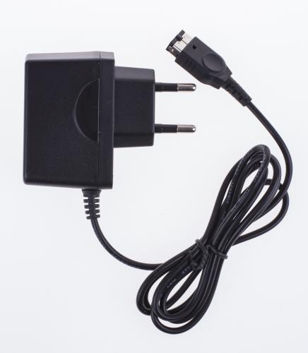 Produktbild Trade Invaders DS fat/GBA SP AC adapter (in F&G bag label) (Switch)