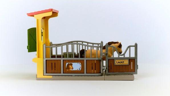 Actual product image Schleich Pony box with Icelandic horse stallion