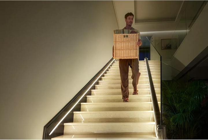 Produktbild Philips Hue OmniGlow Gradient Lightstrip (Weiss, 1000 cm, Indoor)