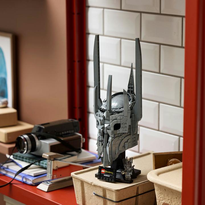 Immagine prodotto LEGO Il Signore degli Anelli: l'elmo di Sauron (11373, LEGO Icons)