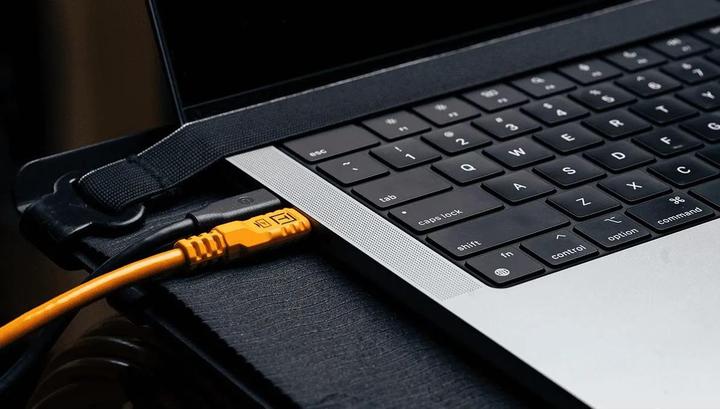 Actual product image Tether Tools USB C — USB C (4.60 m, USB 3.2 Gen 2)