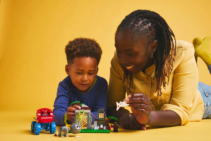 Actual product image LEGO Spideys Team auf Rettungsmission im Dino-Truck (11199, LEGO Marvel)