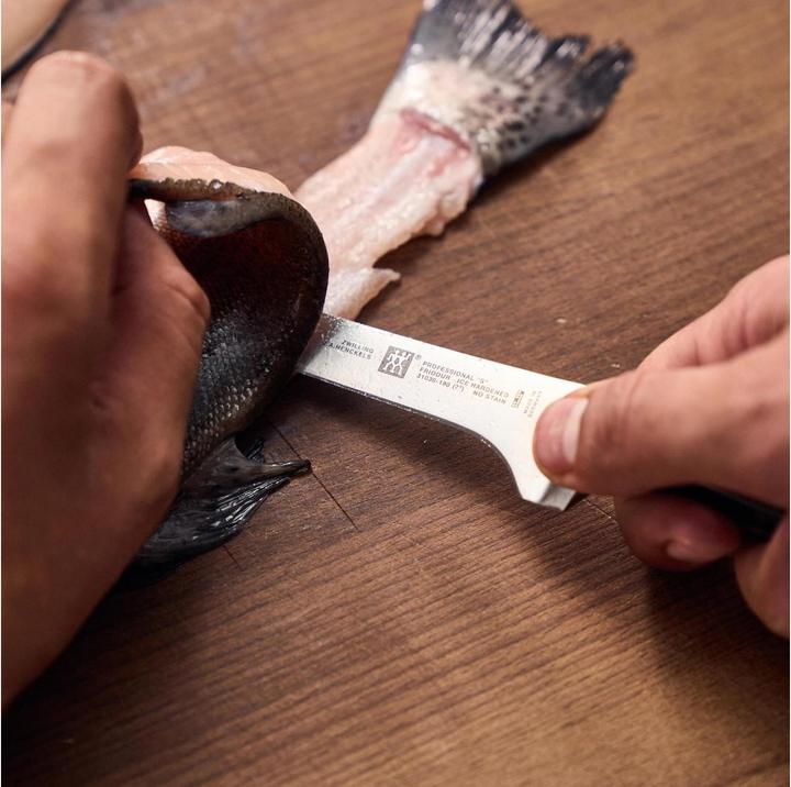 Actual product image Zwilling Pro (18 cm)