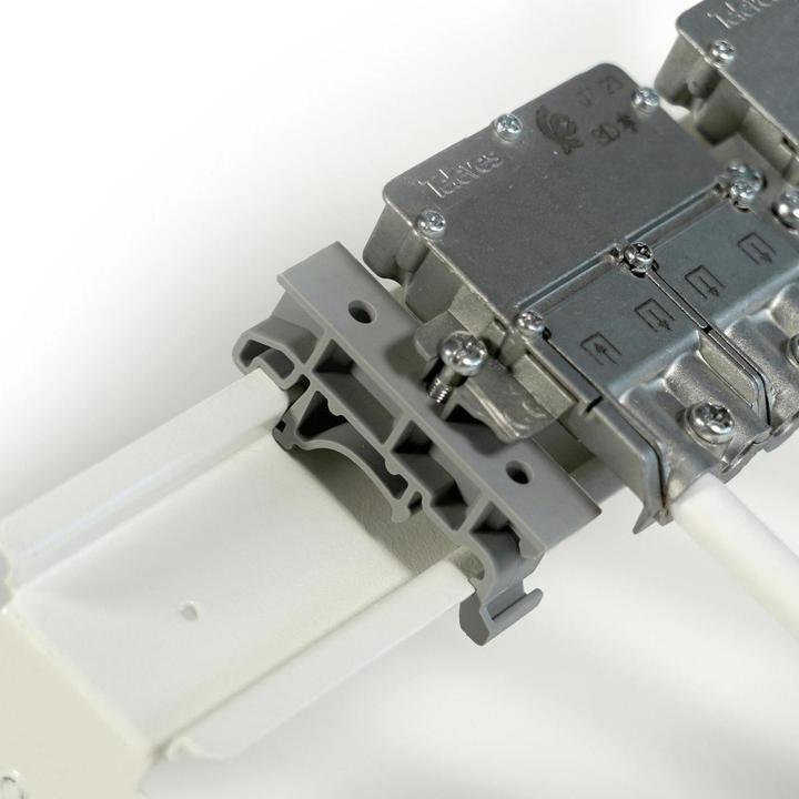 Actual product image Televes EFV 4 4-way Easy-F distributor 5-2400 MHz 9dB (Manifolds and Branchers)