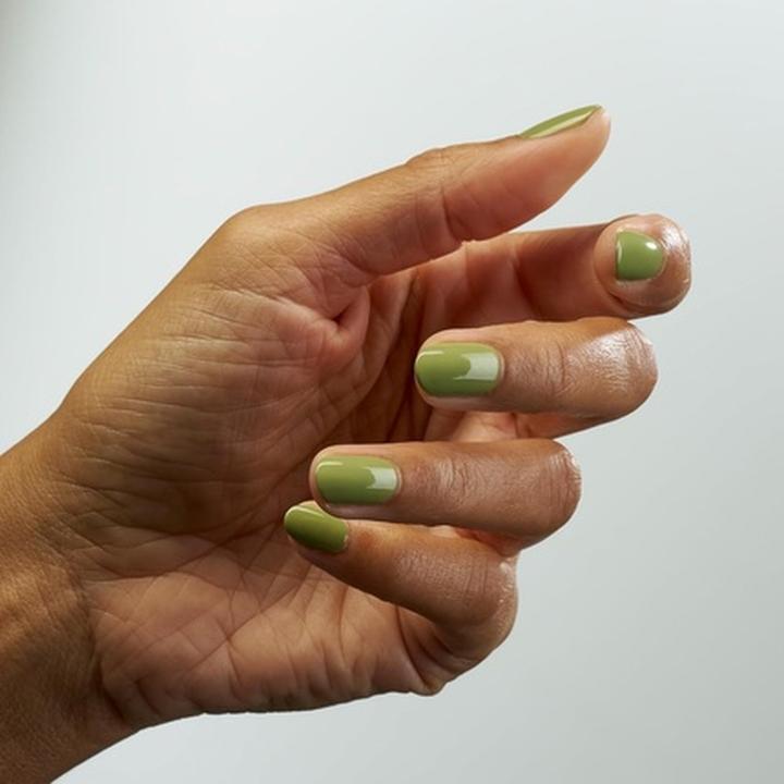 Actual product image CND Shellac UV Nail Polish Plantbound No. 477 Light Green (Light green, Gel-Effect Nail Polish)
