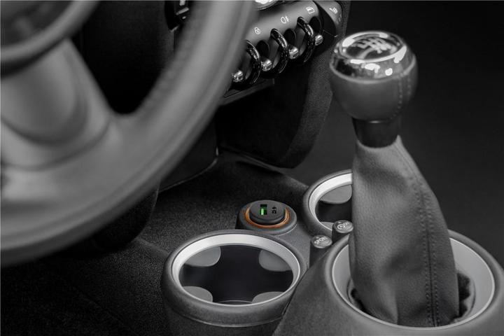 Actual product image Goobay 55634 Mobile Device Charger Black Indoor