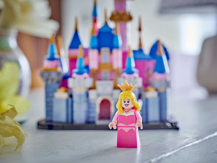 Actual product image LEGO Mini Sleeping Beauty Castle (40720, LEGO Disney)