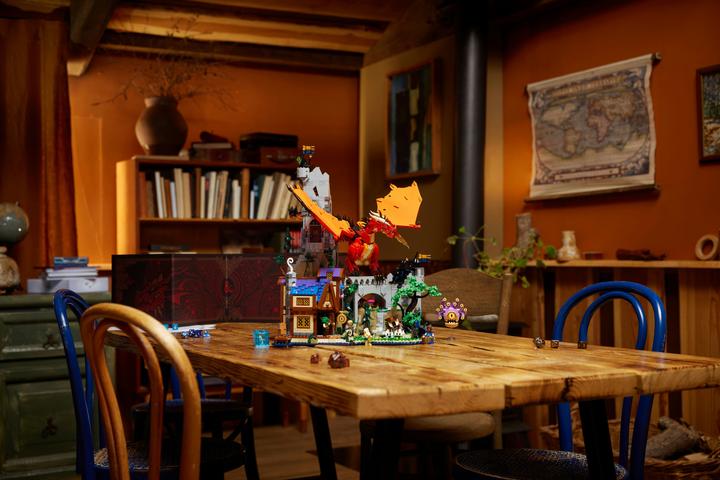 Actual product image LEGO 21348 Dungeons & Dragons: The Saga of the Red Dragon (21348, LEGO Ideas, LEGO Rare Sets)