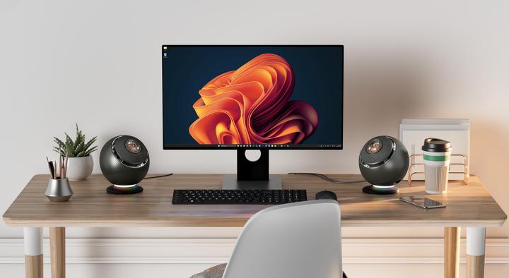 Actual product image Creative Pebble Nova Black