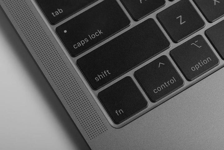 Actual product image Moshi ClearGuard Air 13 Keyboard Protector for MacBook Air 13 (Thunderbolt 3/USB-C, EU)