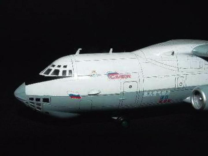 Actual product image Trumpeter Ilyushin IL-78 Midas