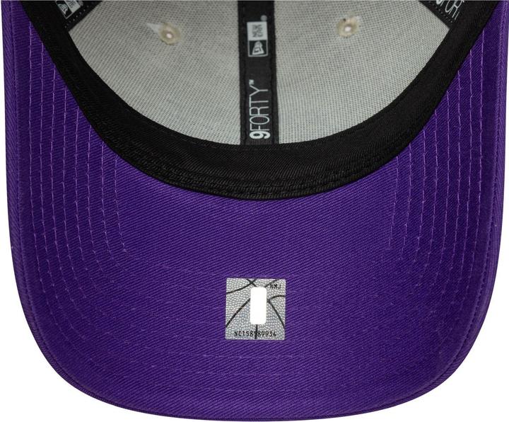 Actual product image New Era 9Forty Strapback Cap - Los Angeles Lakers Beige