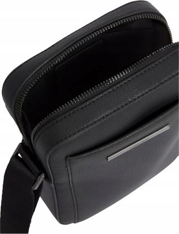 MGA Moderne Bar Reporter S-Tasche Schwarz (49% POLYURETHANE, 51% RECYCLED POLYESTER)