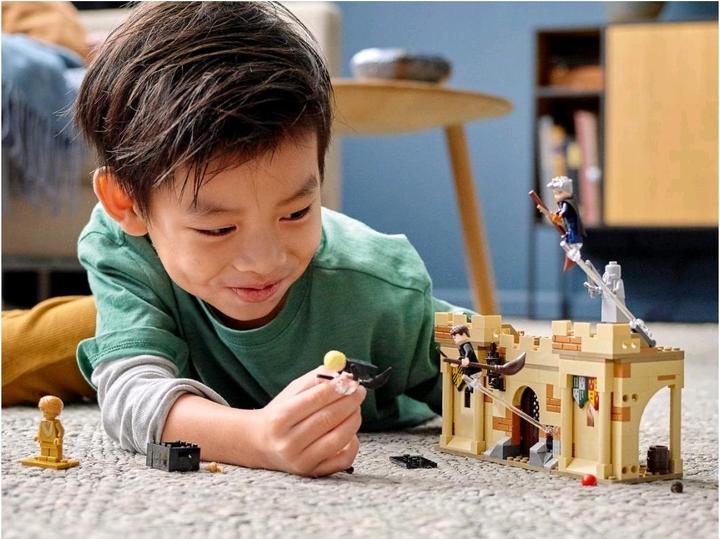 Produktbild LEGO Hogwarts: Erste Flugstunde (76395, LEGO Harry Potter)