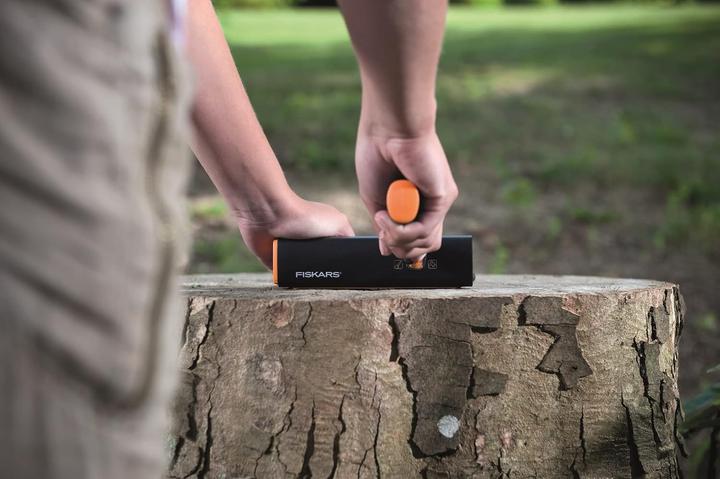 Actual product image Fiskars Axe and knife sharpener