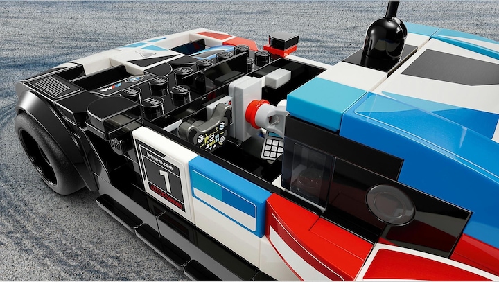 Actual product image LEGO BMW M4 GT3 & BMW M Hybrid V8 racing car (76922, LEGO Speed Champions)