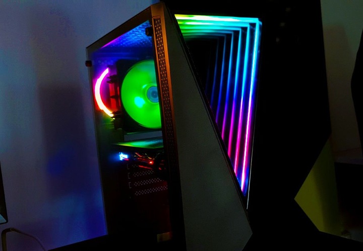 Produktbild Kolink Void RGB (ATX, mATX, Mini-ITX)