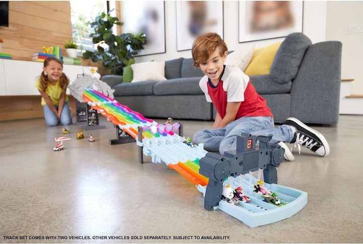 Actual product image Hot Wheels Mario Kart Rainbow Race Set playset
