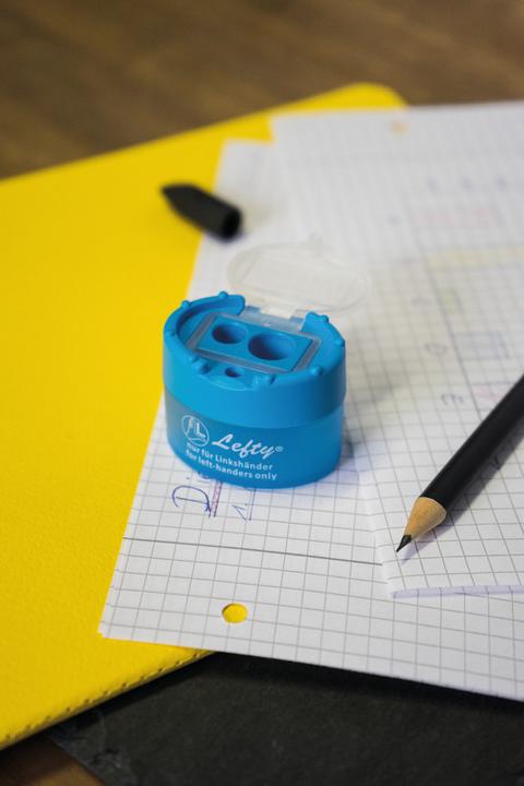 Actual product image Kum Sharpener Click Clack Lefty