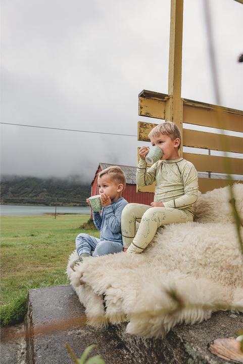 Actual product image Isbjörn Kid's Polarbear Set Baselayer (122, 128)