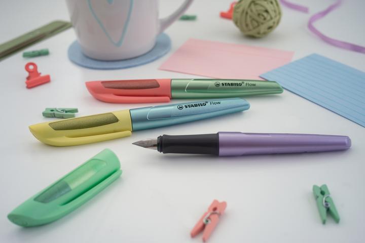 Produktbild STABILO Flow COSMETIC Füller (Grün, 1 x)