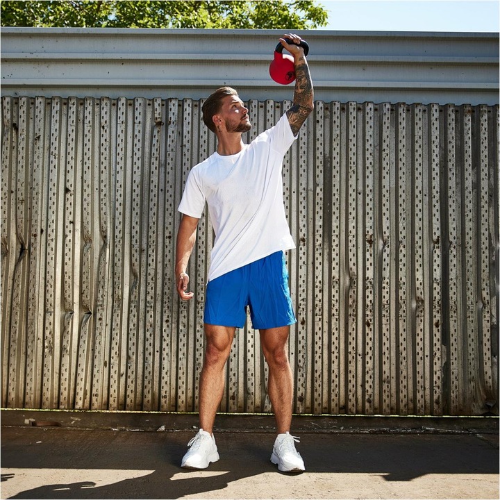 Actual product image Gorilla Sports Kettlebell (1 x 8 kg, 1 x 12 kg, 1 x 4 kg, 1 x 28 kg, 1 x 22 kg, 1 x 16 kg, 1 x 14 kg, 1 x 18 kg, 1 x 32 kg, 1 x 30 kg, 1 x 20 kg, 1 x 24 kg)