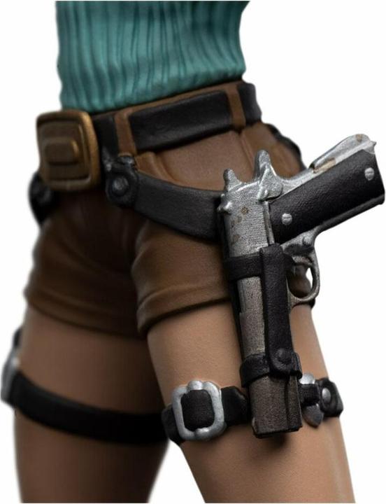 Actual product image Weta Workshop Tomb Raider figurine Mini Epics Lara Croft 17 cm
