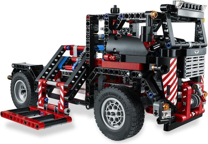 Actual product image LEGO Pick up tow truck (9395, LEGO Technic)
