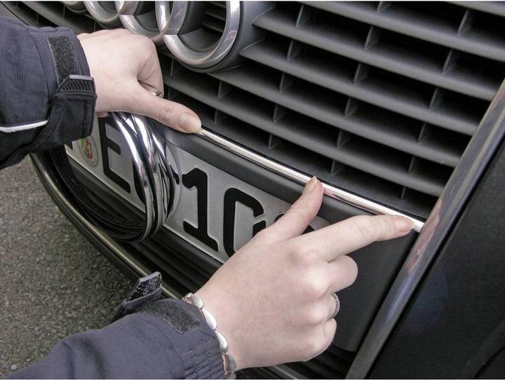 Immagine prodotto EAL 30181 Rivestimento per auto cromato L x L 3 m 7 mm