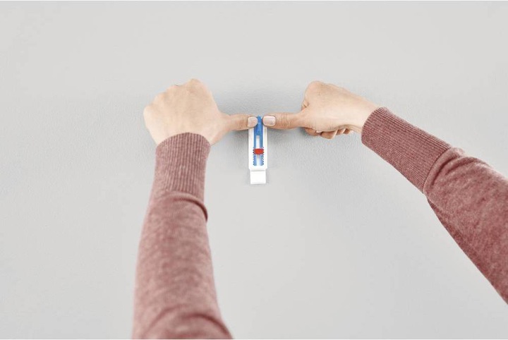 Image du produit tesa Clou adhésif pour papier peint et plâtre, idéal pour les toiles et les châssis