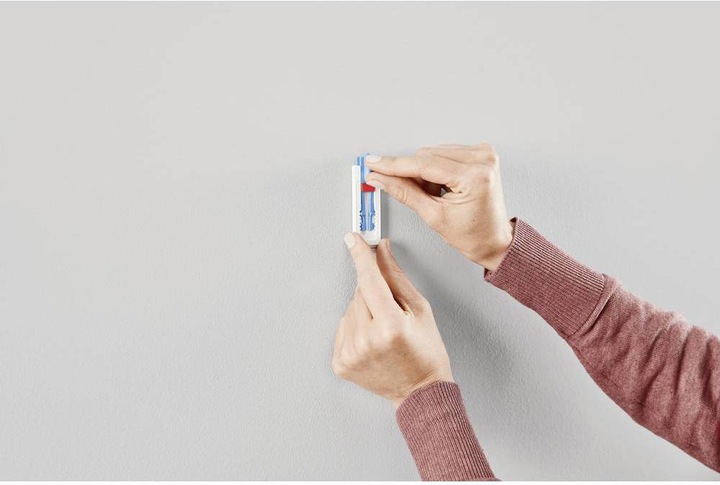 Image du produit tesa Clou adhésif pour papier peint et plâtre, idéal pour les toiles et les châssis
