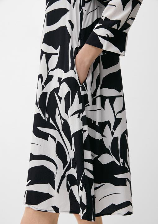 Produktbild S.Oliver Kleid Viskosekleid mit Crêpestruktur (36)