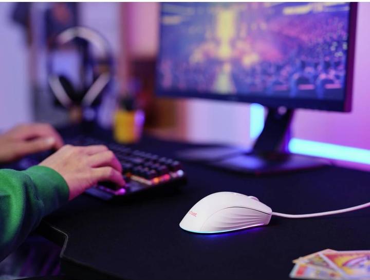 Actual product image Trust Gxt924w Ybar+ Gaming Mouse White (Cable)