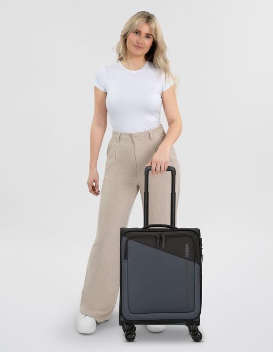 Image du produit American Crew Bagage à main Daring Dash Spinner S EXP (39 l)