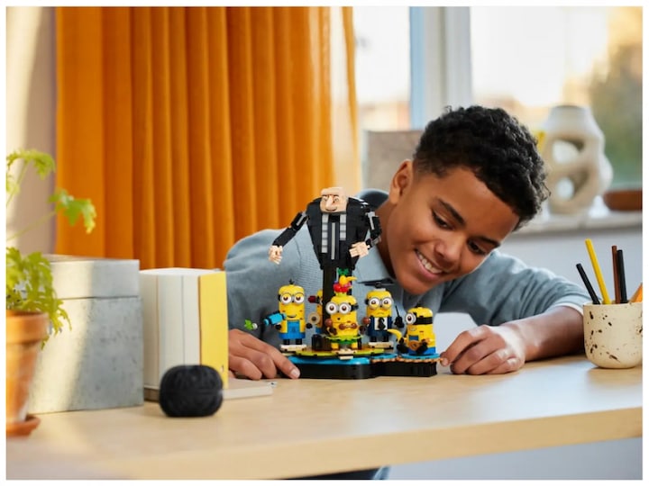 Actual product image LEGO Gru and the Minions made from bricks (75582, LEGO Minions)