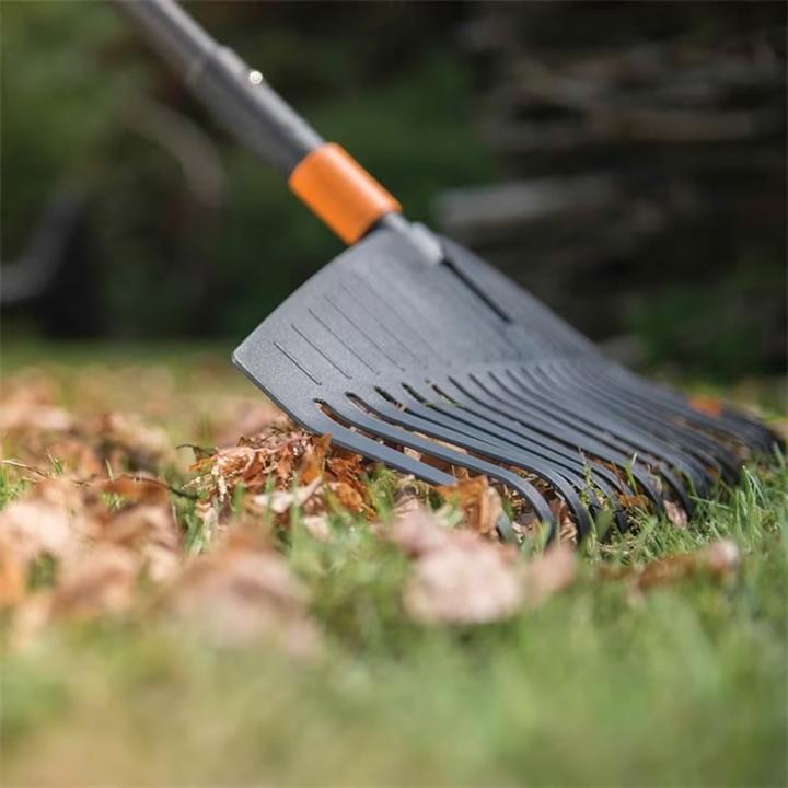 Actual product image Fiskars Rechenbesen