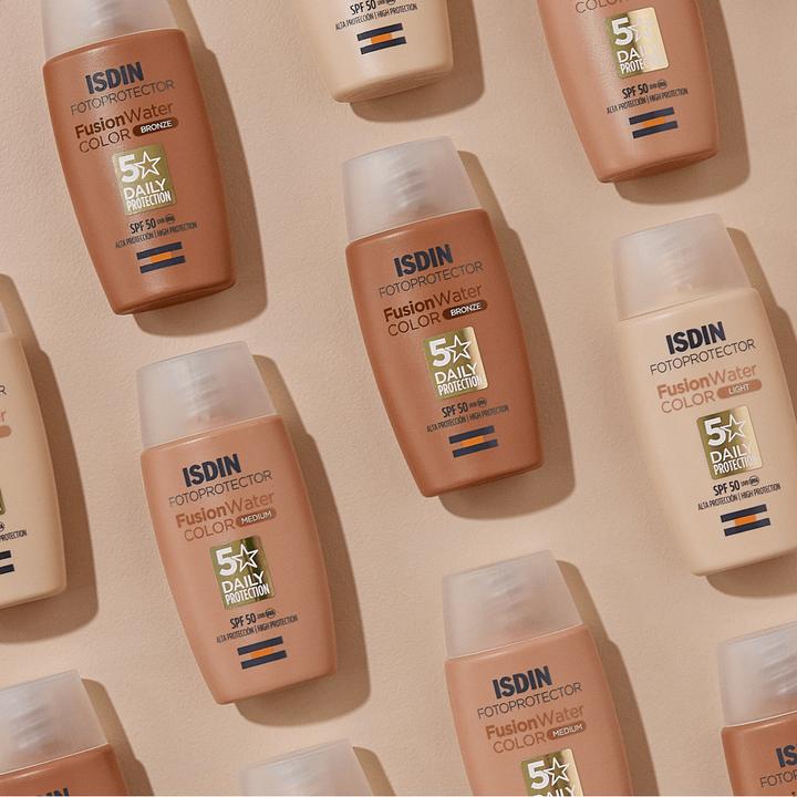 Actual product image Isdin Fotoprotector Fusion Water Color Light SPF 50 (Suntan cream, SPF 50, 50 ml)