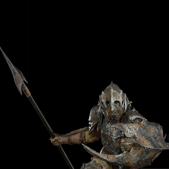 Produktbild Iron Studios The Lord of the Rings - Armored Orc Statue Art Scale 1/10